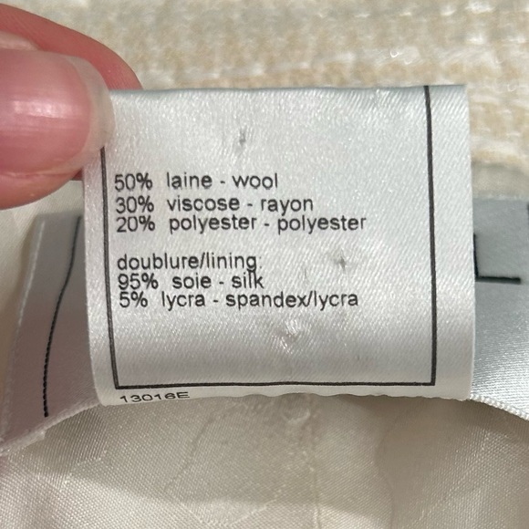 Chanel Cream Tweed Euro Button Jacket size 40 - Picture 12 of 12